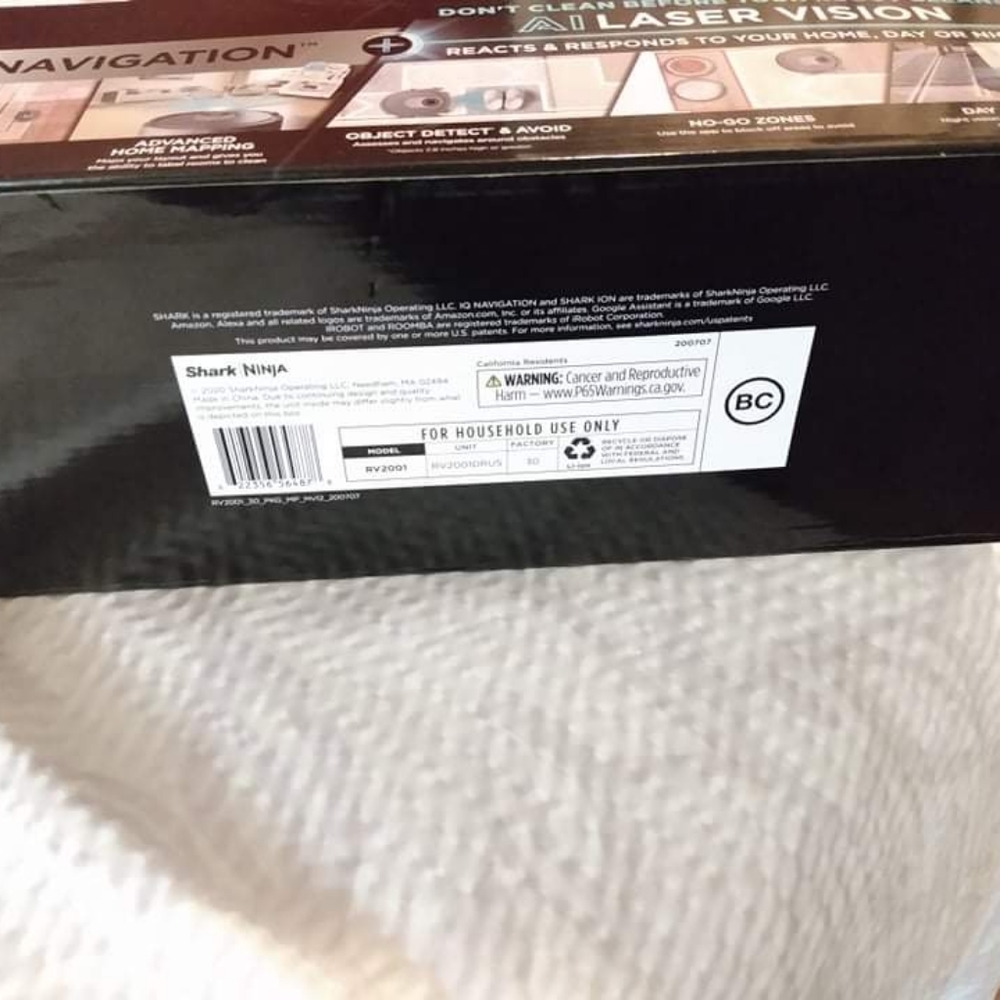 Shark® AI Robot Vacuum